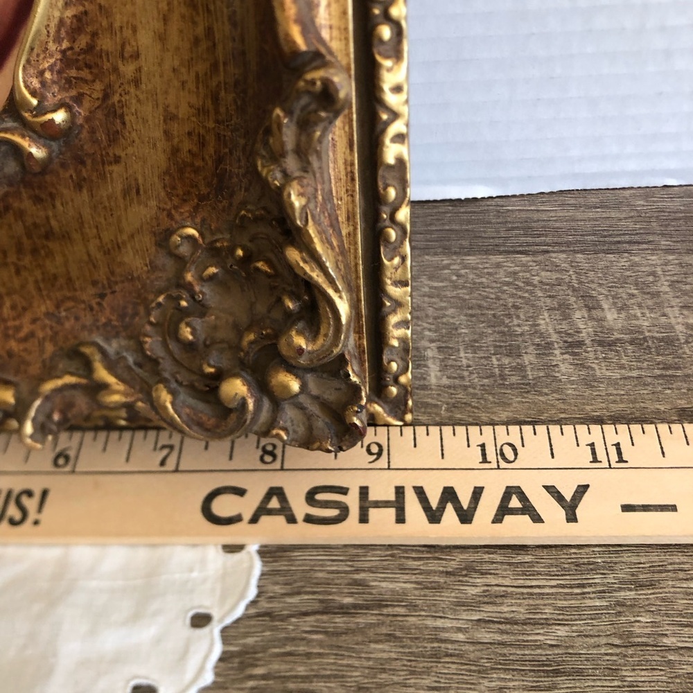Vtg Gold Ornate Frame with Old Photograph - Picture 8 of 11
